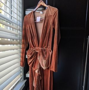 Miss Lola Velvet Dress